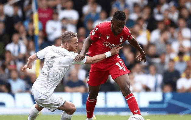 克里昂主场逼平球队力保不败(二战捷克150榴弹炮)