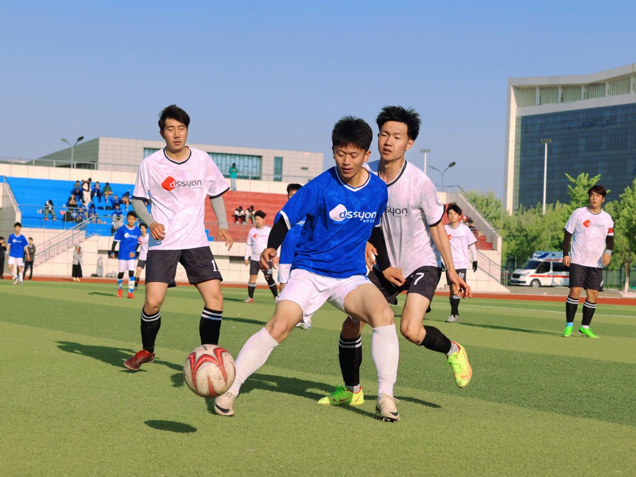 包含亚洲足球职业联赛备战:球员斗志昂扬的词条 包含亚洲足球职业联赛备战:球员斗志昂扬的词条