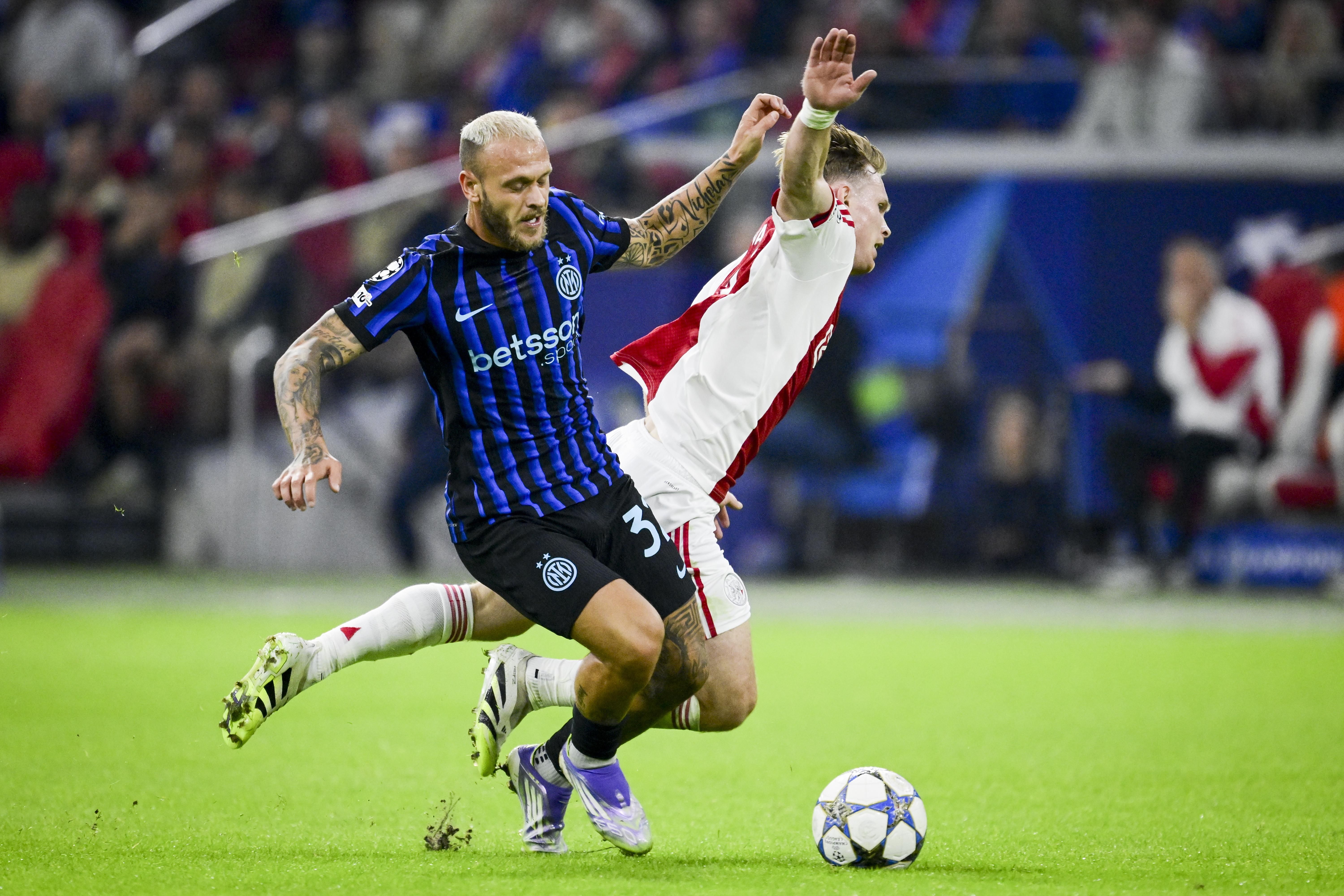 阿贾克斯击败尤文图斯，荷兰球队表现优异(阿贾克斯击败尤文图斯,荷兰球队表现优异吗)