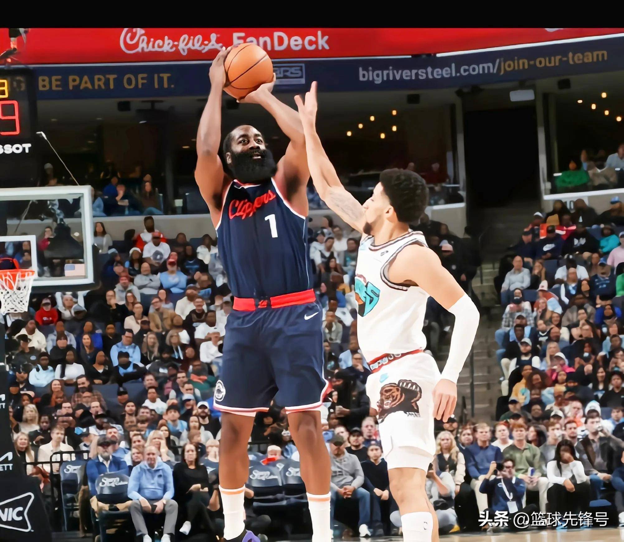 快船力克鹈鹕，全队发挥状态出色备战下一轮(2021313快船对阵鹈鹕全场比赛回放)