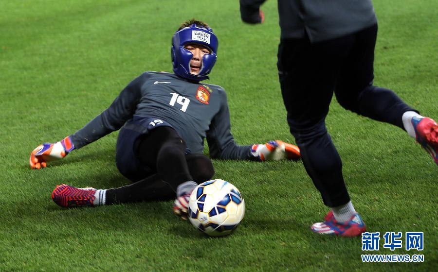 埃因霍温备战亚冠比赛，全队训练热情高涨的简单介绍